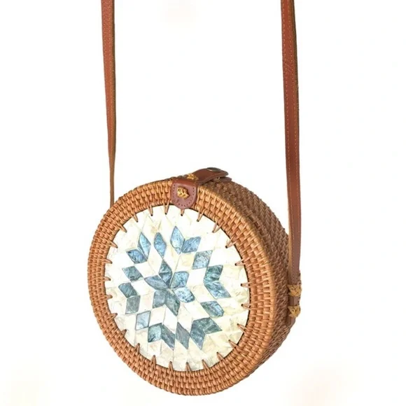 Handcrafted Shell Embellishment Rattan Leather Crossbody Bag Women’s - Picture 4 of 10